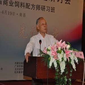 李職：規(guī)?；i場母豬的飼養(yǎng)管理與配方設(shè)計